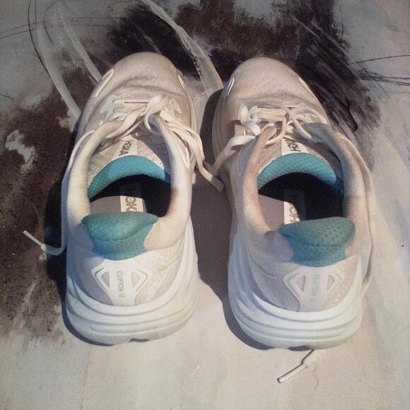 Hoka women's sneakers - Picture 3 of 4